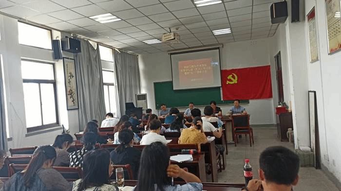 http://qfgc.ahau.edu.cn/__local/D/18/38/E8D37E394642972E0B584799E88_9C3096F3_1558F.jpg