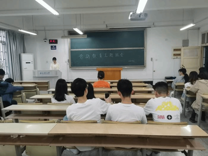 http://qfgc.ahau.edu.cn/__local/F/9C/EE/CB36A2385F85FDF3E5DB8089B73_971748CA_1478F.jpg