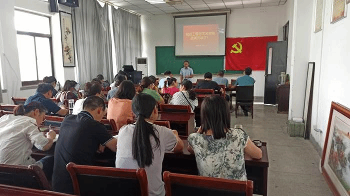 http://qfgc.ahau.edu.cn/__local/7/1F/1E/60A7636D599BA8D2CDCE306EF9B_2BF7D872_14902.jpg
