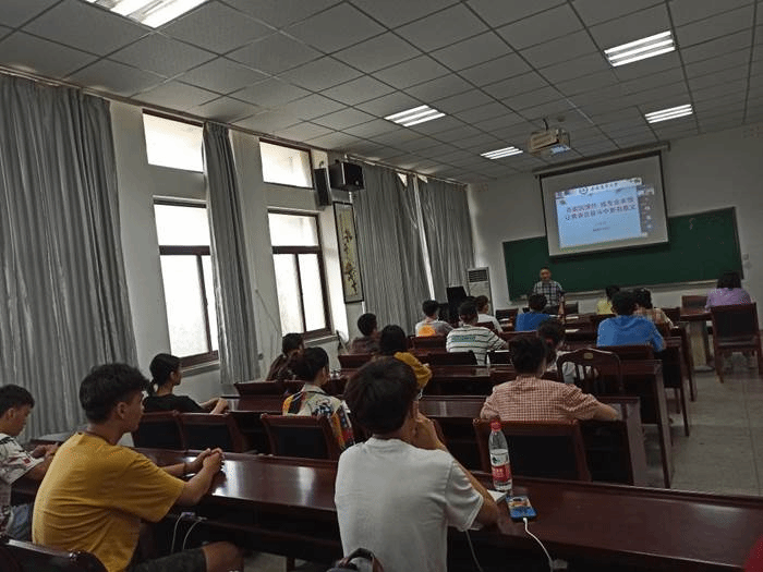 http://qfgc.ahau.edu.cn/__local/C/6F/0F/127119EDA43071B5C3541C905E0_06F31D6B_1A7C7.jpg